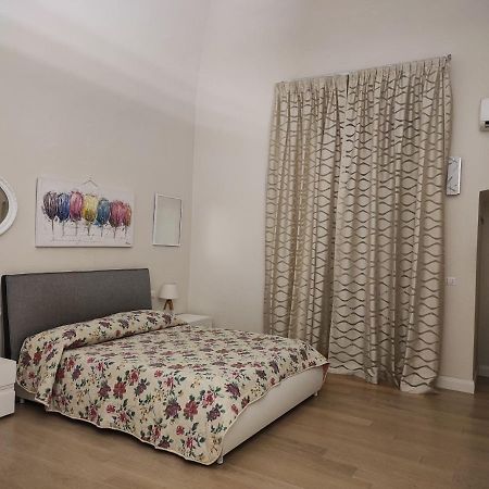 Indahouse Apartment Бари Екстериор снимка
