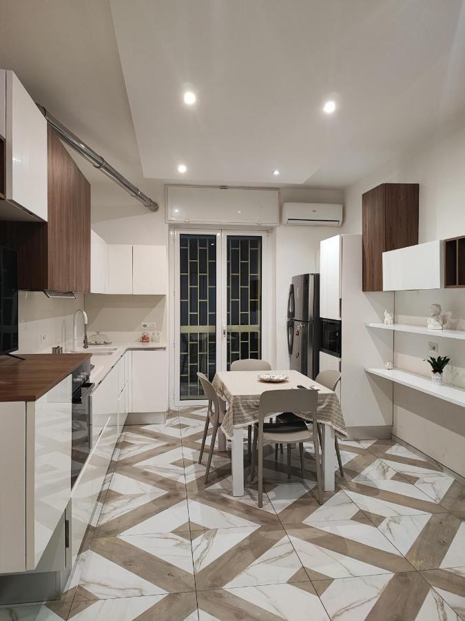 Indahouse Apartment Бари Екстериор снимка